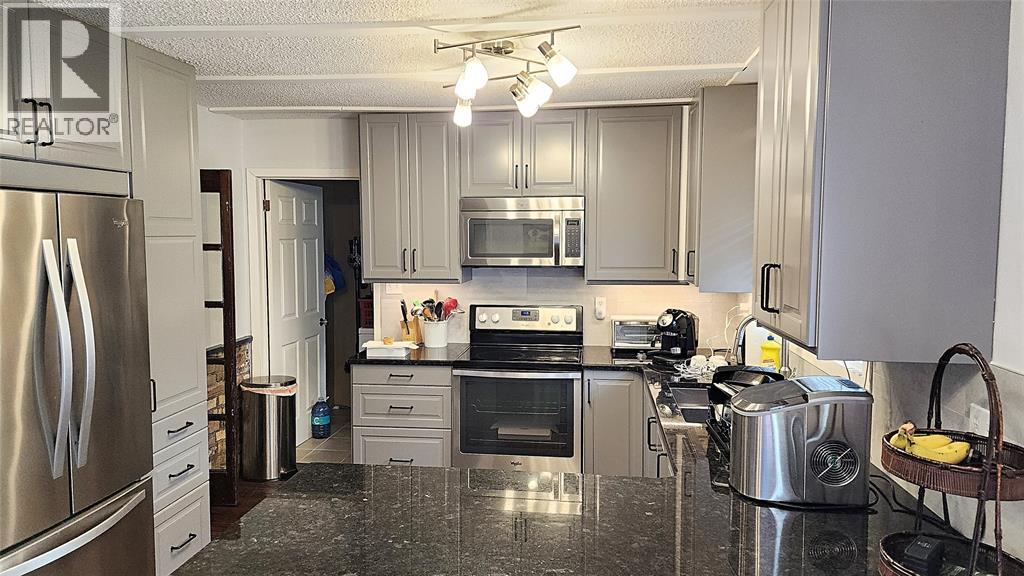 8468 Defore DRIVE, Grand Bend 3