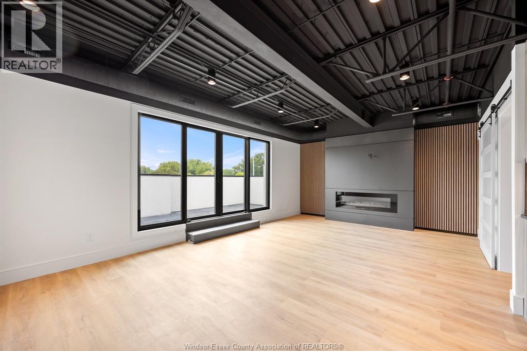 Unit 209 - 3850 DOUGALL, Windsor 4
