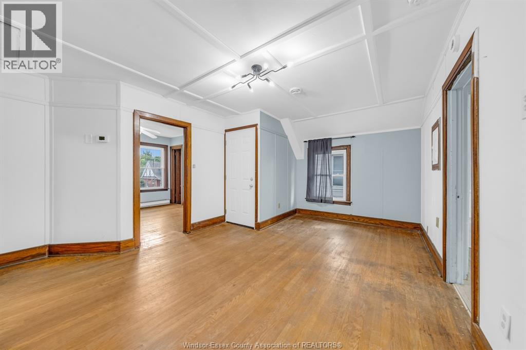 Unit UPPER - 427 CAMERON, Windsor 4