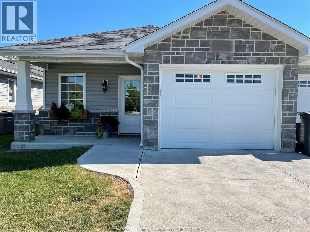 137 MEADOWVIEW AVENUE, Amherstburg 1