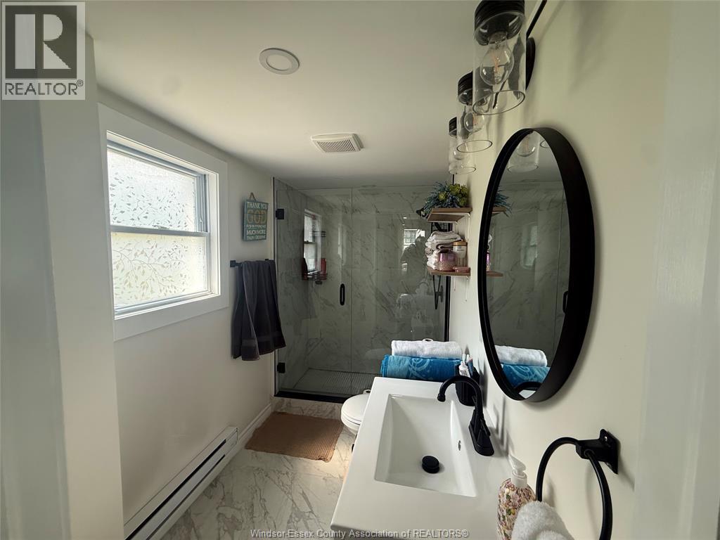 Unit 1 - 786 Chatham, Windsor 4