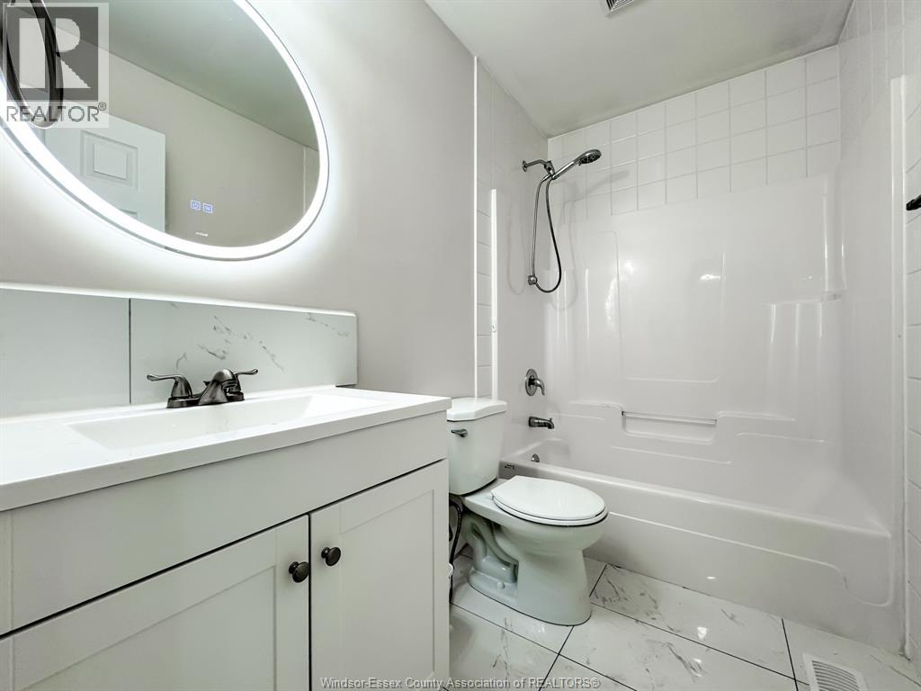 3680 HOLBURN, Windsor 5