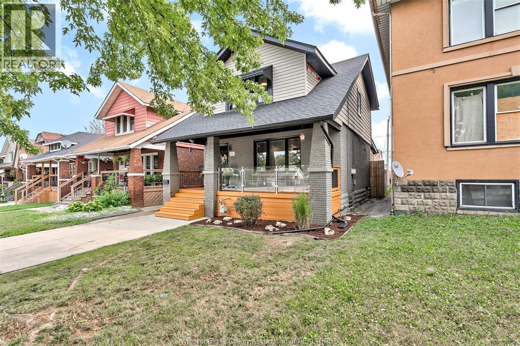 1362 ELSMERE, Windsor 4