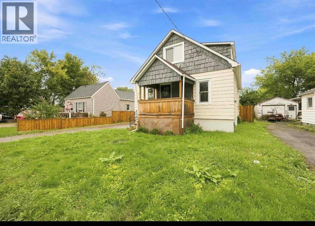 138 SUTTON STREET, Sarnia 3