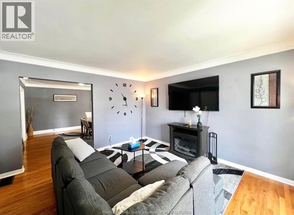 1484 LANGLOIS AVENUE, Windsor 2