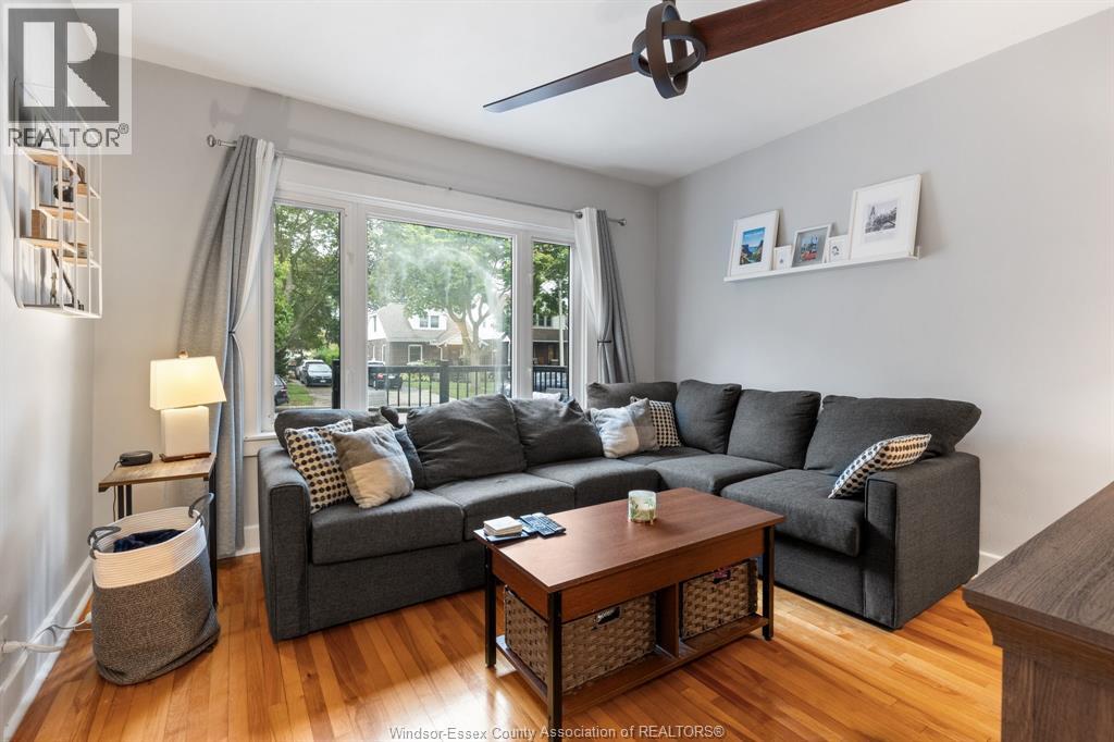 2457 TURNER, Windsor 5