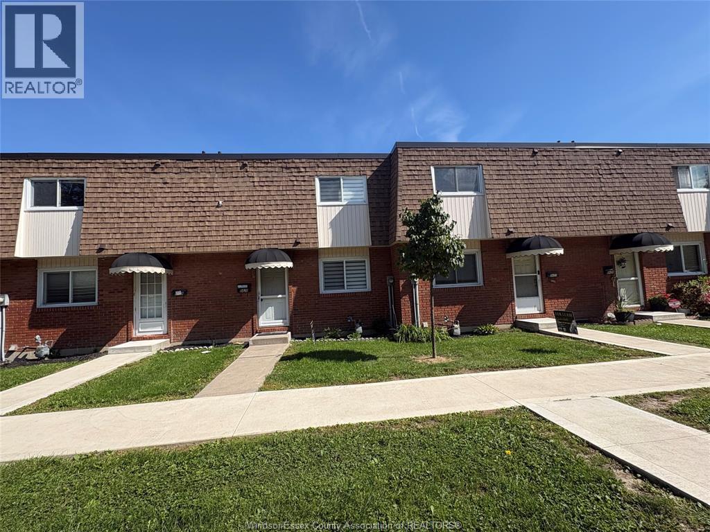 Unit 25 - 5422 LASSALINE AVENUE, Windsor 2