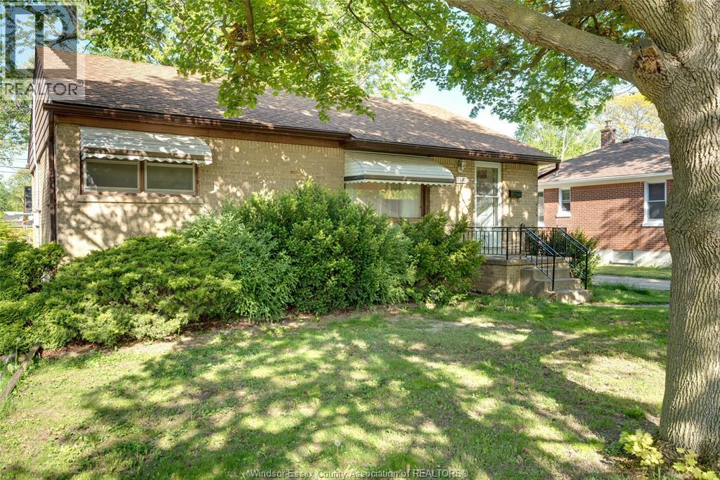 3256 DOMINION BOULEVARD, Windsor 1