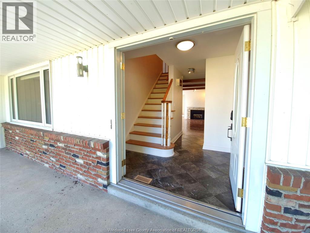 6711 RIVERSIDE DRIVE, Windsor 5
