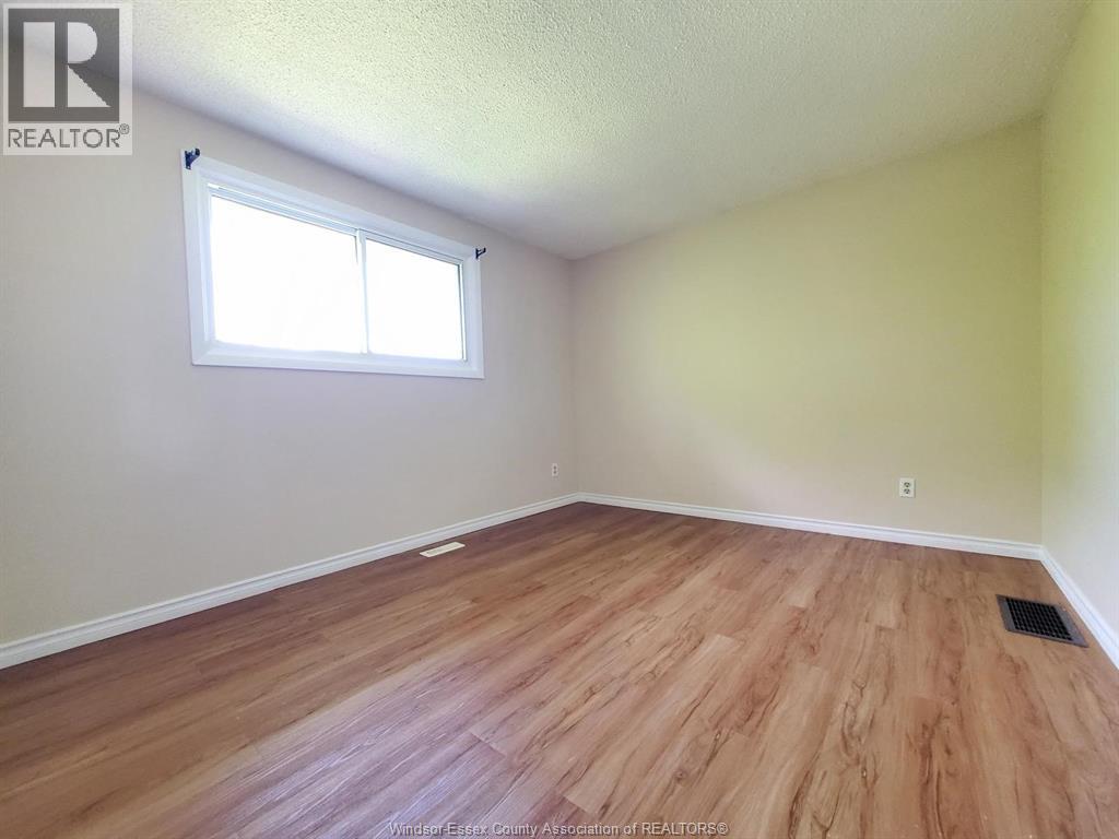 Unit B - 114 LILLIAN DRIVE, Waterloo 3