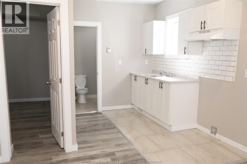 Unit MAIN - 263 TUSCARORA, Windsor 5