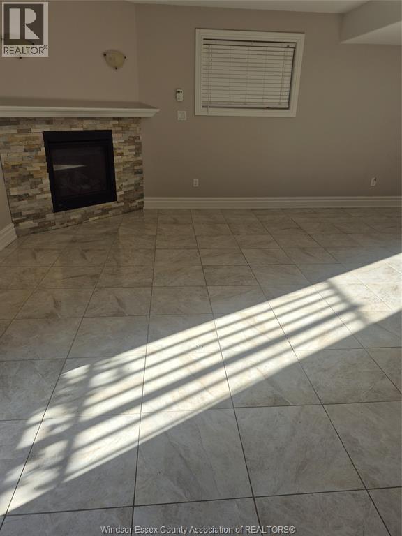 Unit LOWER - 4783 PERIWINKLE, Windsor 3