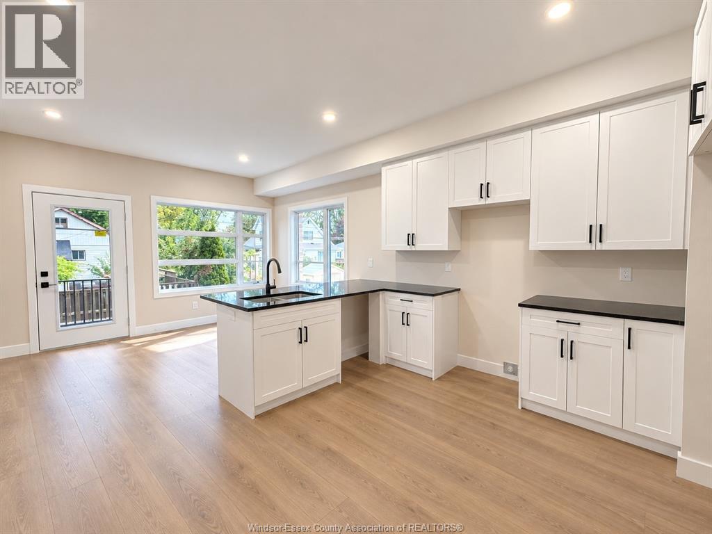 2422 BERNARD, Windsor 3