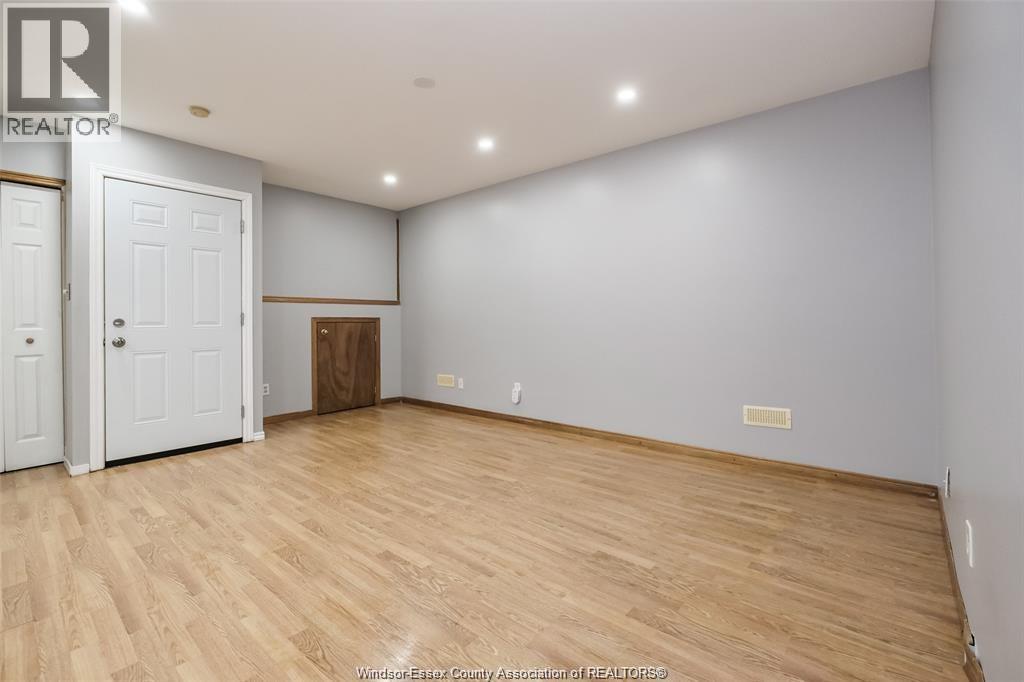 Unit LOWER - 2643 CARISSA, Windsor 5