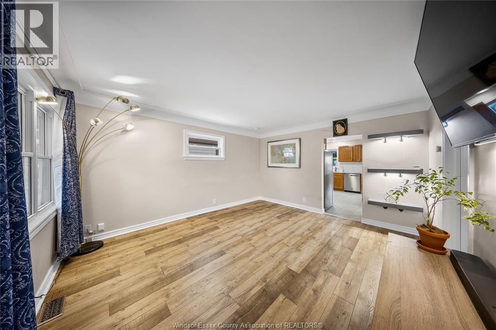 2682 CLEMENCEAU BOULEVARD, Windsor 4