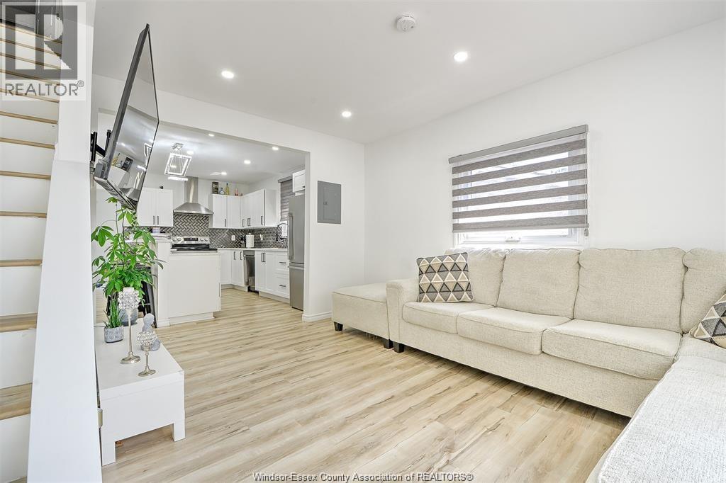 3262 Clemenceau, Windsor 5