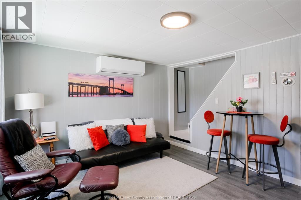 639 WATKINS, Windsor 5