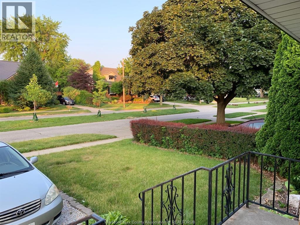 Unit LOWER - 835 ISABELLE, Windsor 2