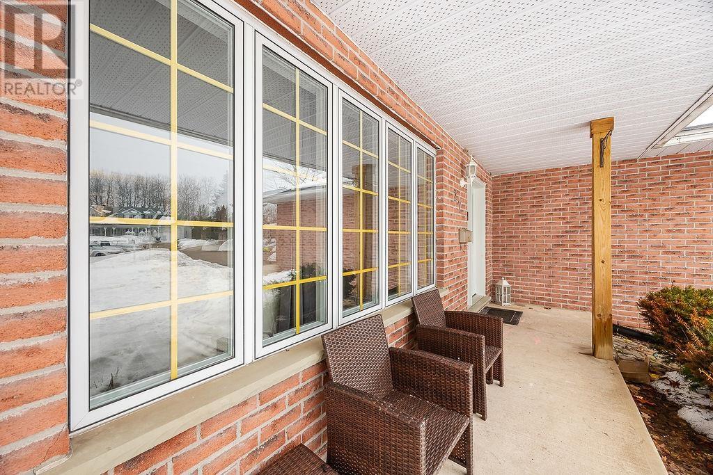 27 Plummer CT, Sault Ste. Marie 4