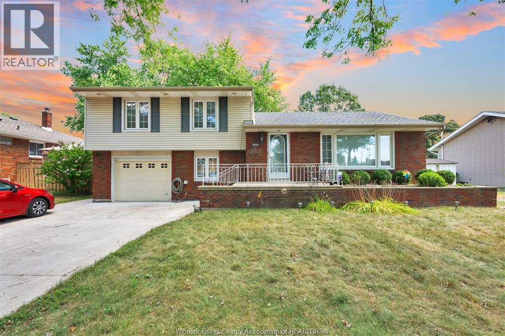 4340 MOUNT ROYAL DRIVE, Windsor 2