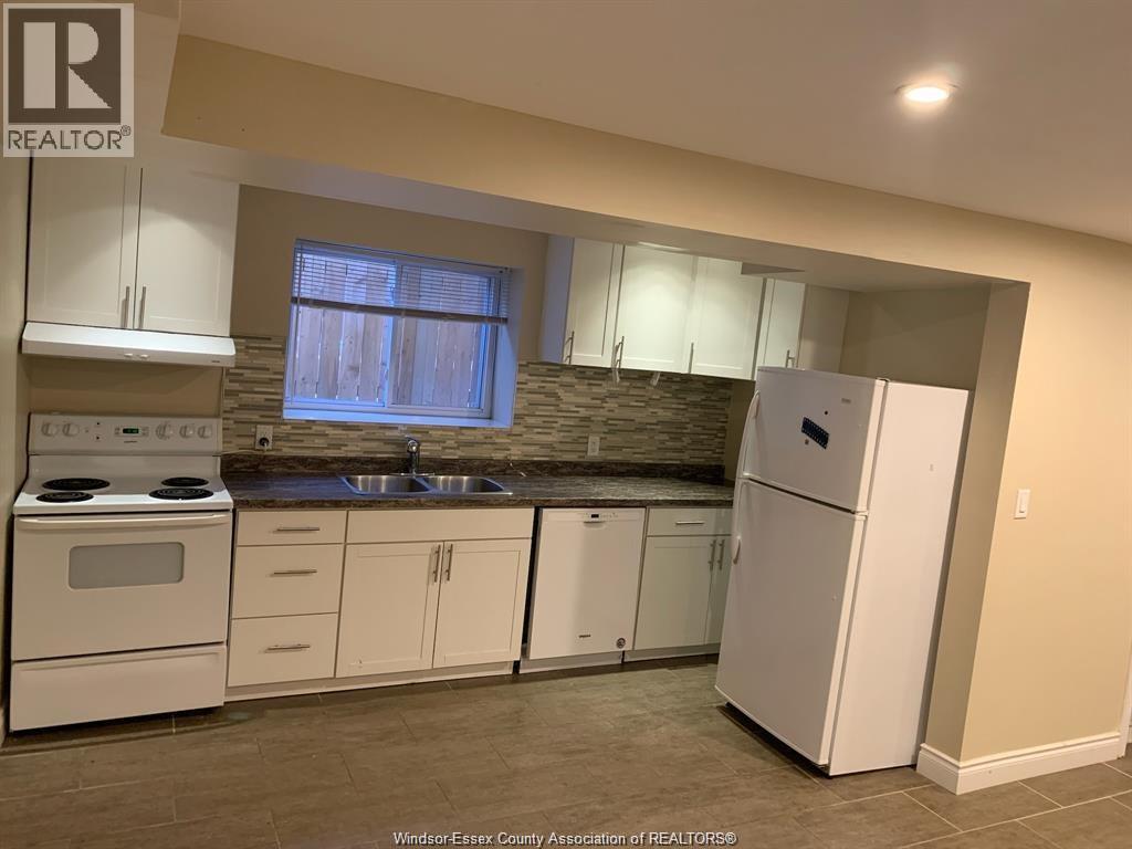 Unit BASEMENT - 829 ARTHUR AVENUE, Windsor 4