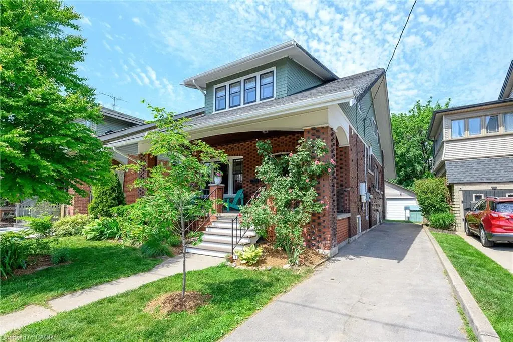 22 Connaught Avenue S
