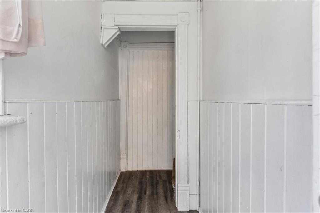 Unit Upper - 74 Erie Avenue, Brantford 4
