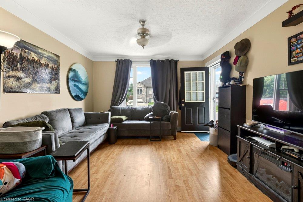 Unit Front Unit - 66 Queen Street S, Thorold 2