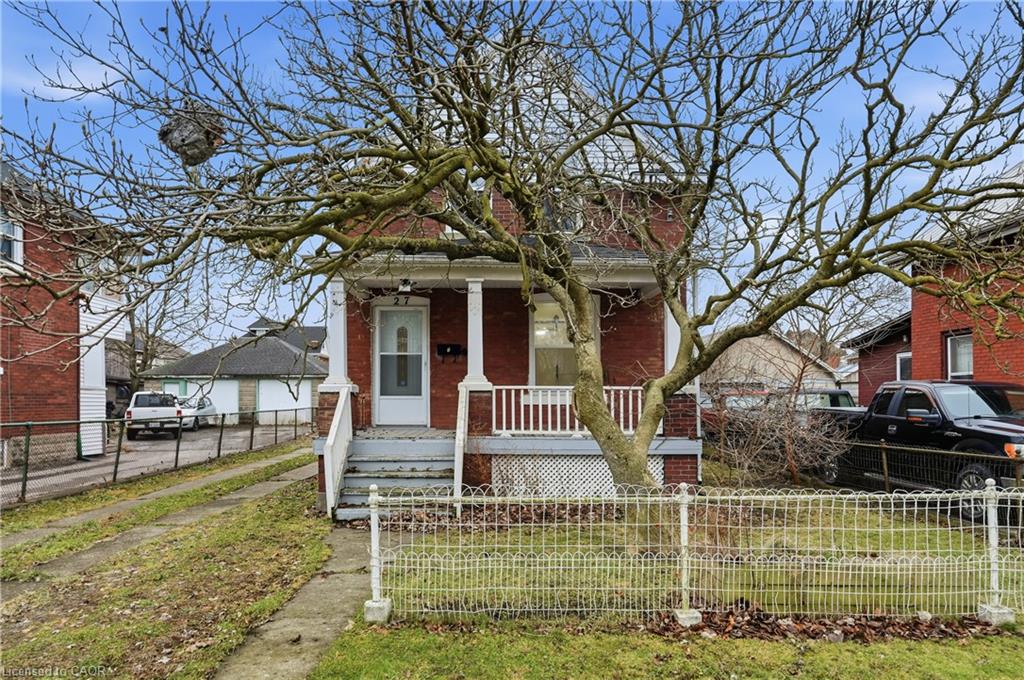 Unit Upper - 27 Albert Street, Welland 1