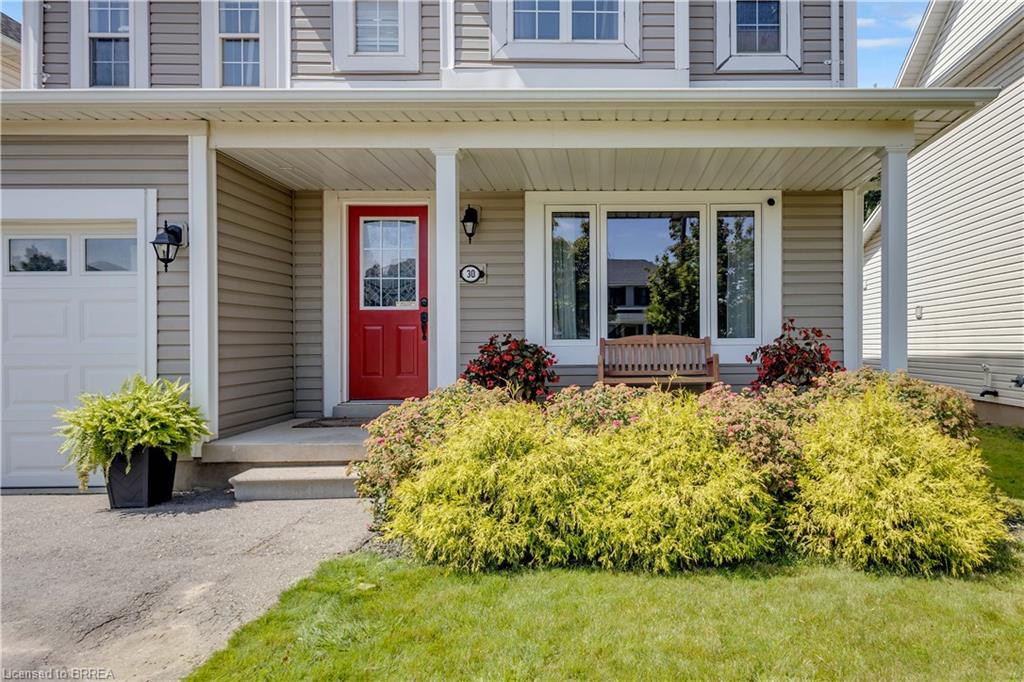 30 Stowe Terrace, Brantford 3