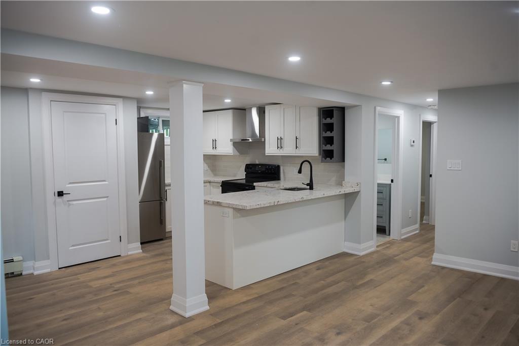 Unit Lower Level - 225 Aldercrest Avenue, Glanbrook 2