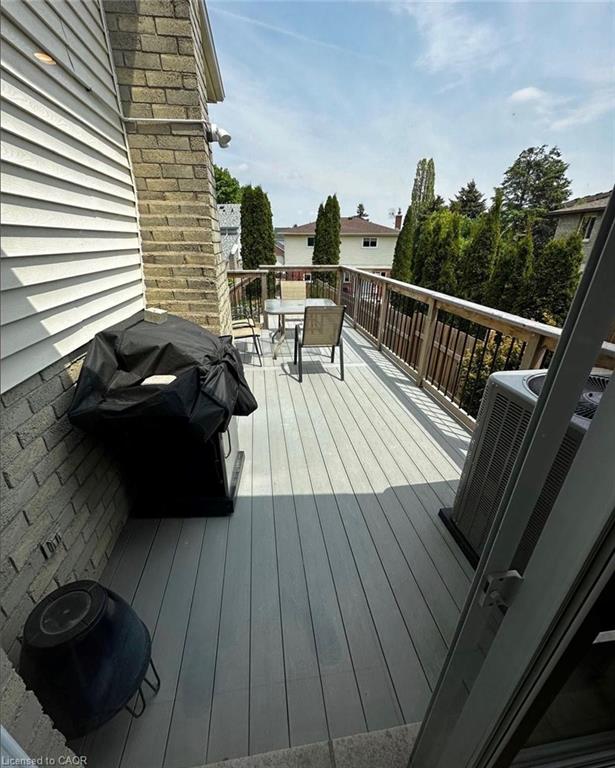 Unit Upper - 535 Appledale Crescent, Waterloo 5