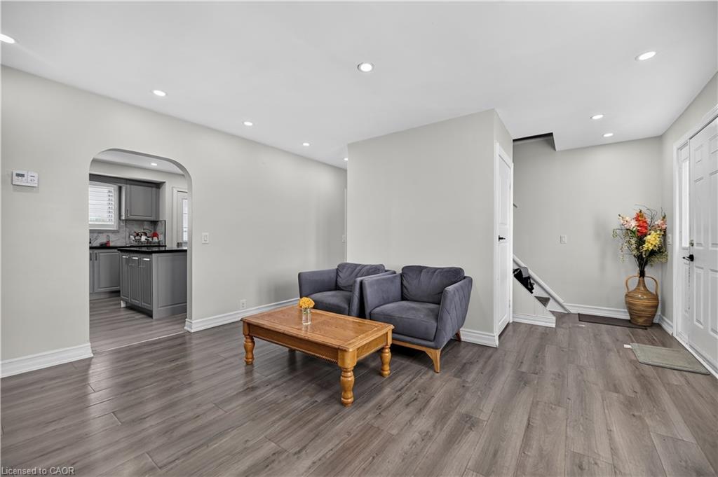 Unit Right Side - 685717 Hwy 2, Woodstock 5
