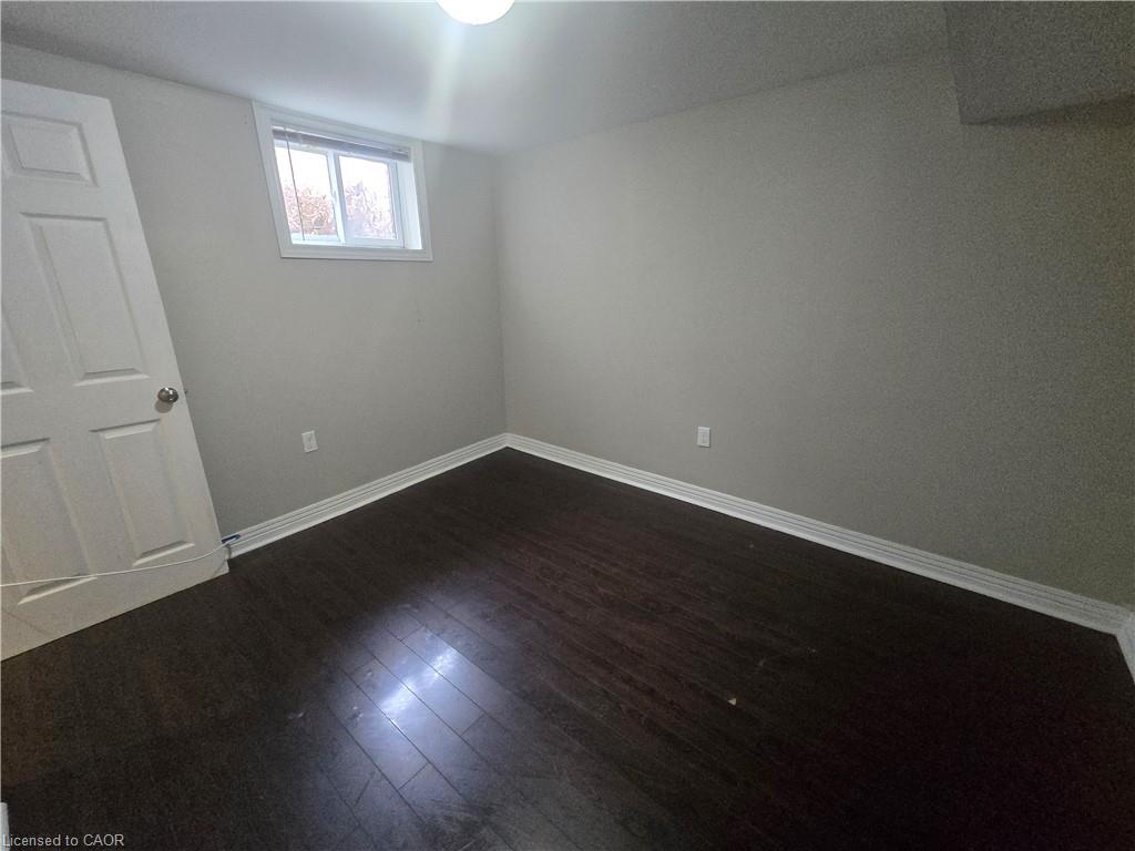 Unit B - 996 Queensdale Avenue E, Hamilton 3