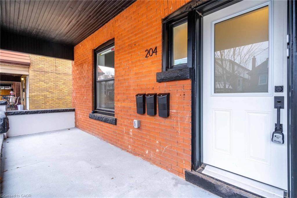 Unit 2 - 204 Balsam Avenue S, Hamilton 4