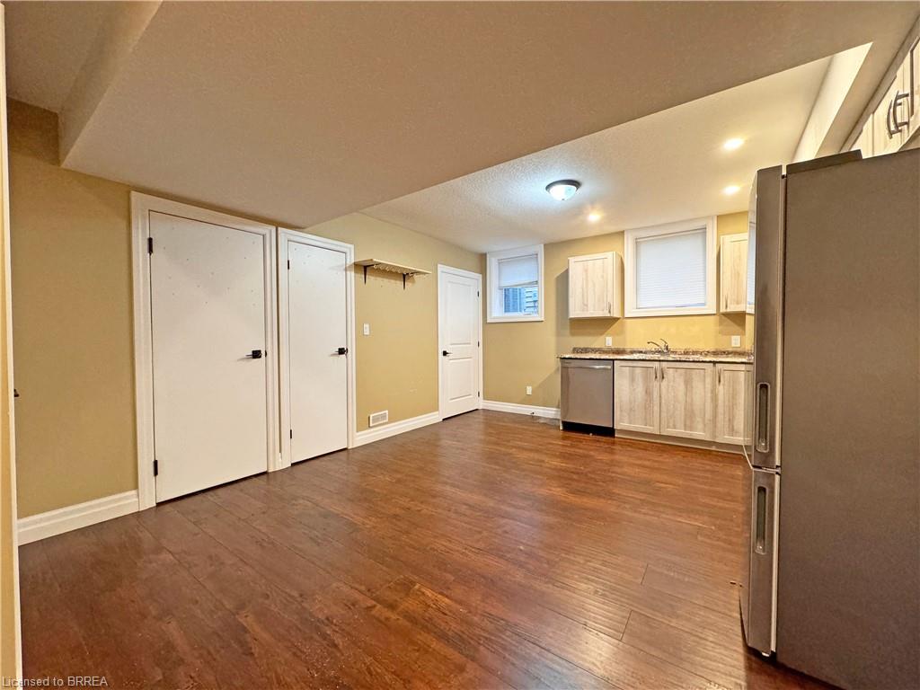 Unit Lower - 345 Marlborough Street, Brantford 5