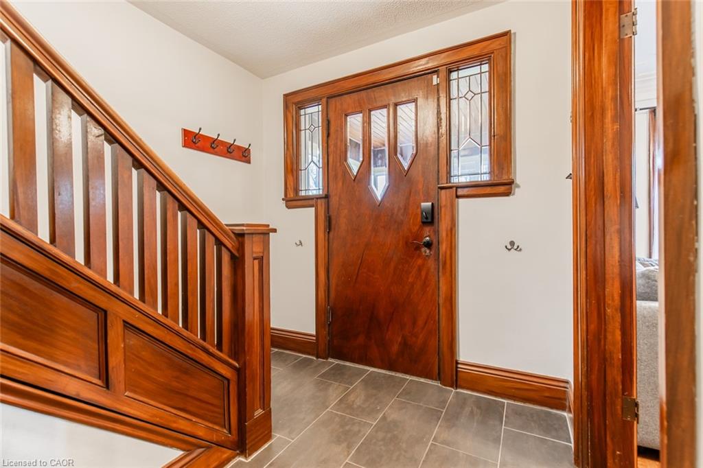 60 Lake Avenue Drive, Stoney Creek 3