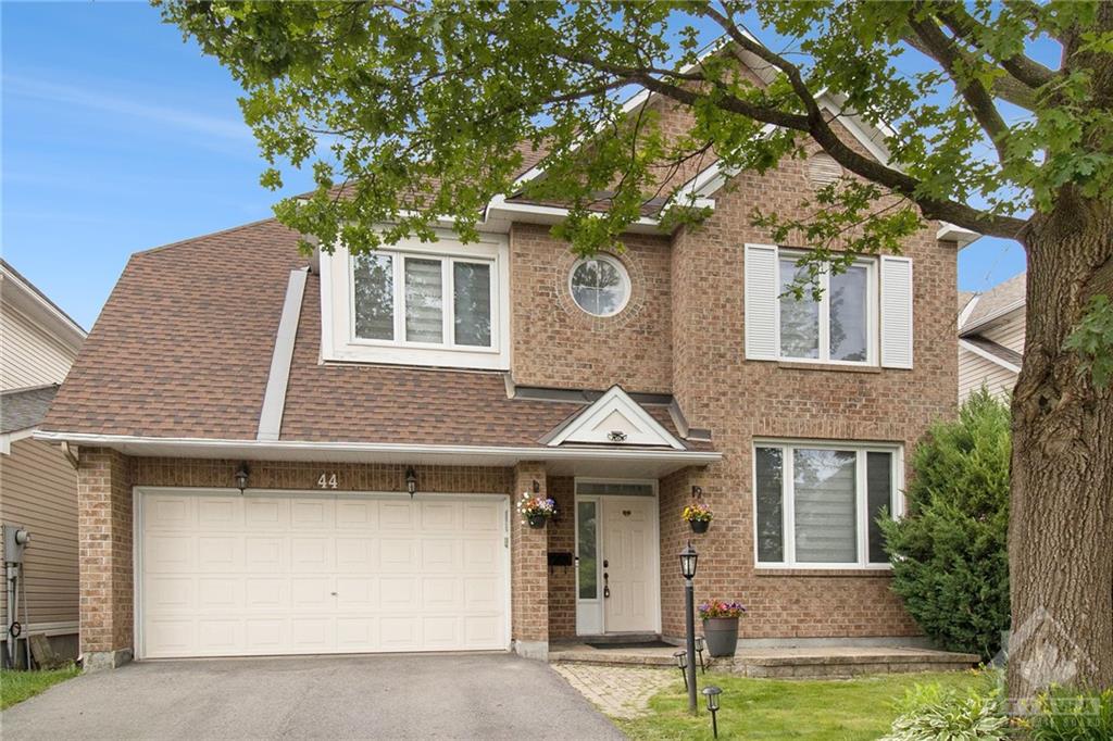 44 STONEPOINTE Avenue, Nepean, Ontario K2G6G4 For Sale HouseSigma